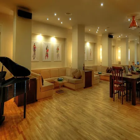 Hotel Lvzz 4*
