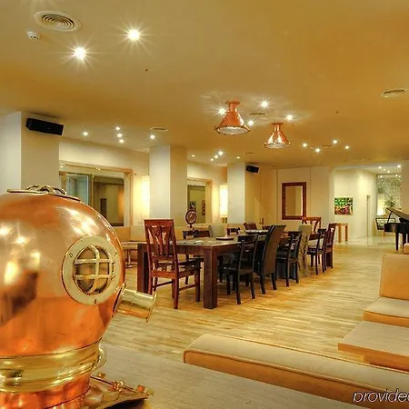 Lvzz Hotel 4*