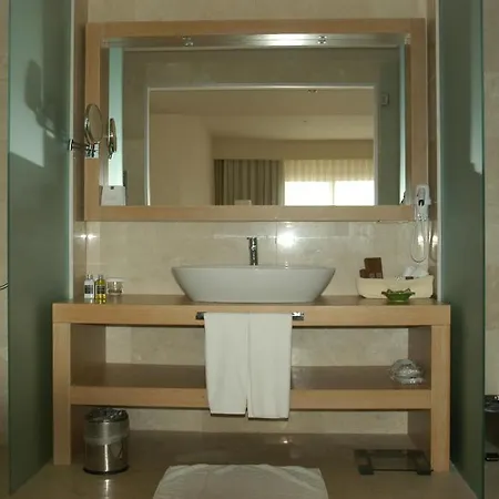Hotel Lvzz 4*