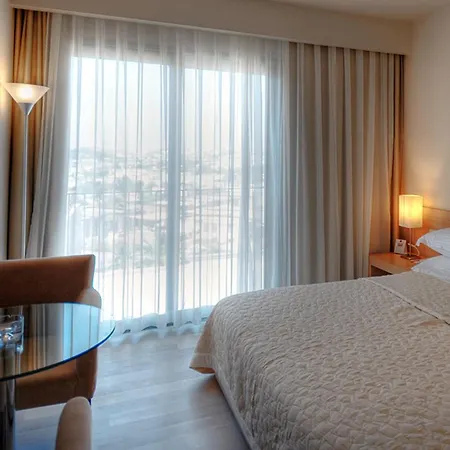 Hotel Lvzz 4*