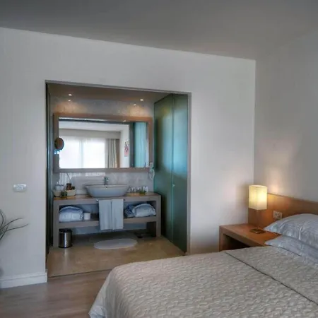 Hotel Lvzz 4*