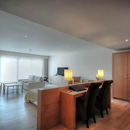 Lvzz Hotel 4*