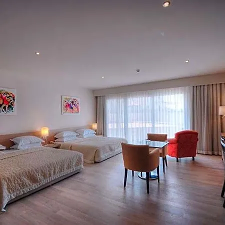 Lvzz Hotel
