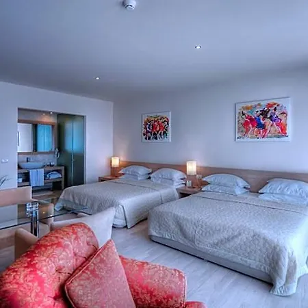 Lvzz Hotel 4*