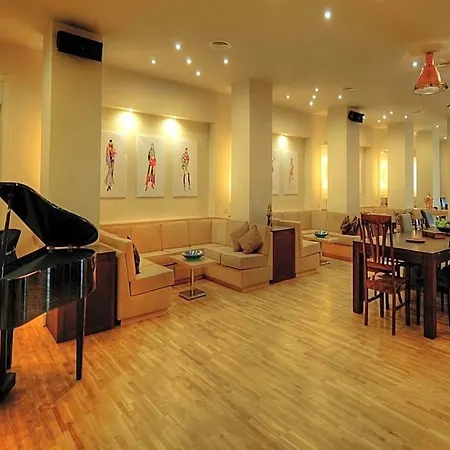 Lvzz Hotel